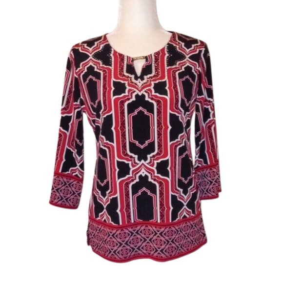 JM Collections Printed Top w. Sparkly Gold Studs - Picture 1 of 7